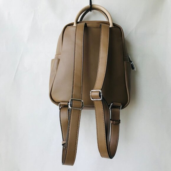 TRUE RELIGION LOGO BACKPACK Brown faux leather   8\
